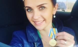 Омская балерина Нина Маляренко получила медаль от МЧС